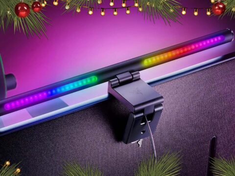 Beautiful RGB Ambience via the Aether Monitor LED Light Bar from Razer